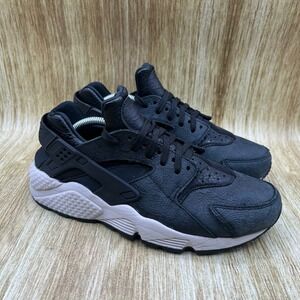 Nike Air Huarache Run Premium Women's Size 8.5 Black Paisley Leather Sneakers